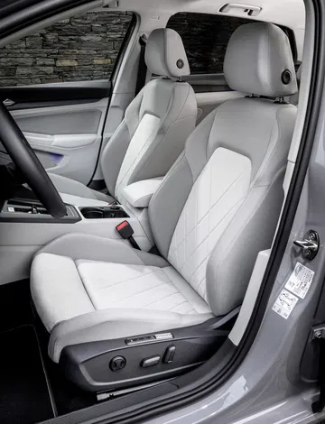 Volkswagen Golf 2020 1219 229