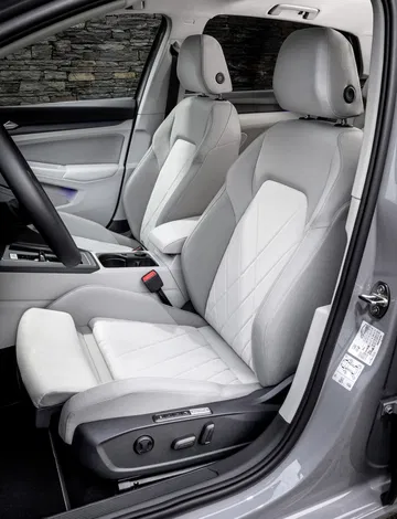 Volkswagen Golf 2020 1219 230