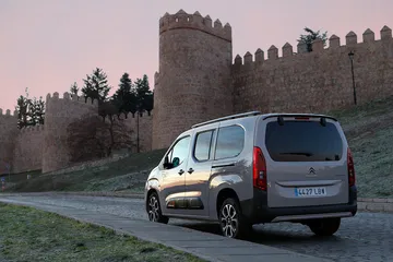 Citroen Berlingo 2020 Puretech 130 Eat8 04