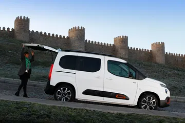 Citroen Berlingo 2020 Puretech 130 Eat8 05