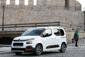 Citroen Berlingo 2020 Puretech 130 Eat8 11