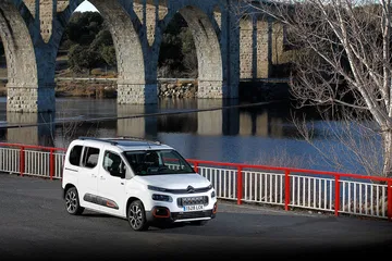 Citroen Berlingo 2020 Puretech 130 Eat8 20