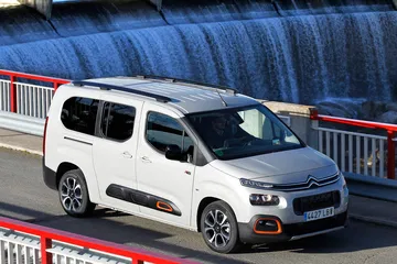 Citroen Berlingo 2020 Puretech 130 Eat8 22