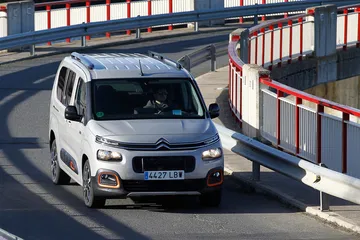 Citroen Berlingo 2020 Puretech 130 Eat8 23