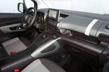 Citroen Berlingo 2020 Puretech 130 Eat8 55