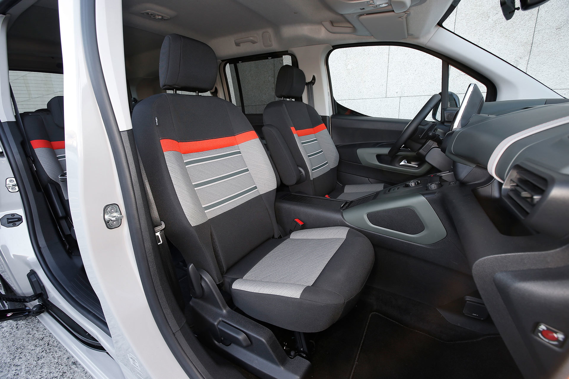 Citroen Berlingo 2020 Puretech 130 Eat8 60
