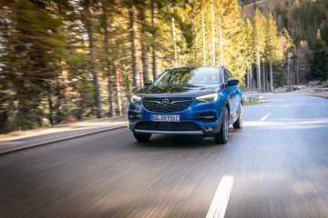 Opel Grandland X Hybrid4 2020 Azul 04