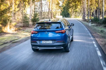 Opel Grandland X Hybrid4 2020 Azul 07