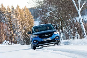 Opel Grandland X Hybrid4 2020 Azul 32