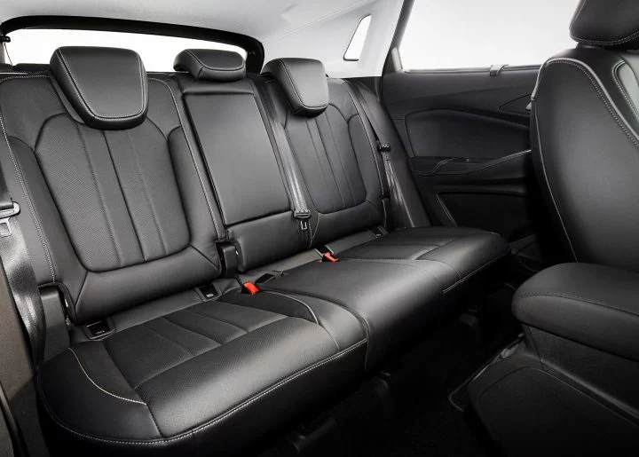 Opel Grandland X Hybrid4 Interior 01