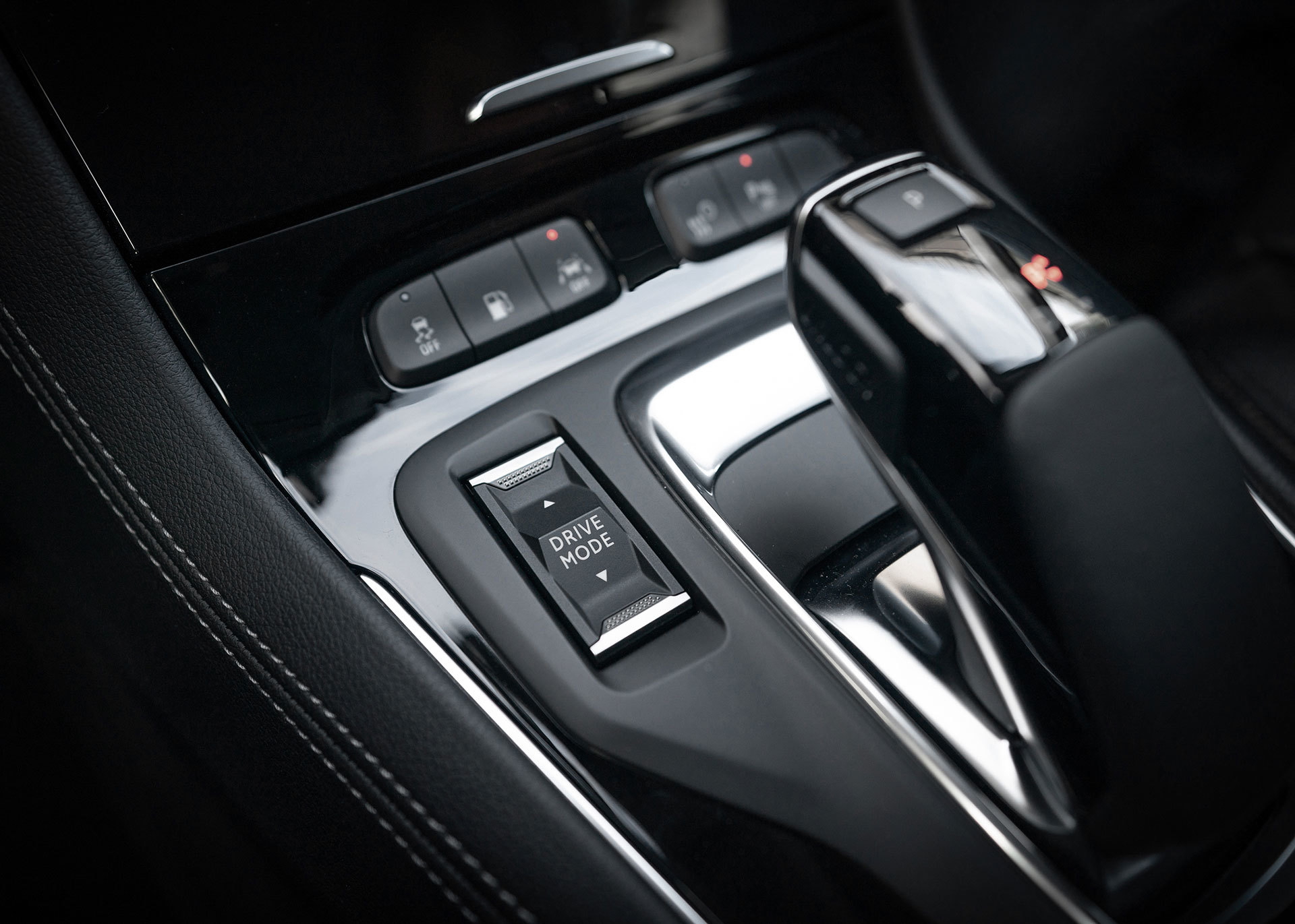 Opel Grandland X Hybrid4 Interior 05