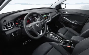 Opel Grandland X Hybrid4 Interior 10