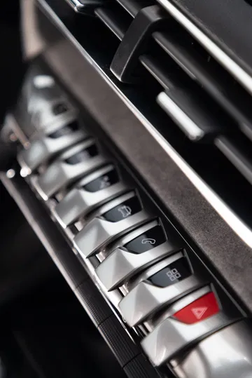 Prueba Peugeot 3008 Hybrid4 18