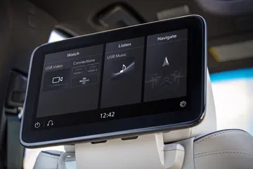 The 2021 Escalade Showcases The First Curved Oled In The Industr