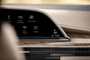 The 2021 Escalade Showcases The First Curved Oled In The Industr