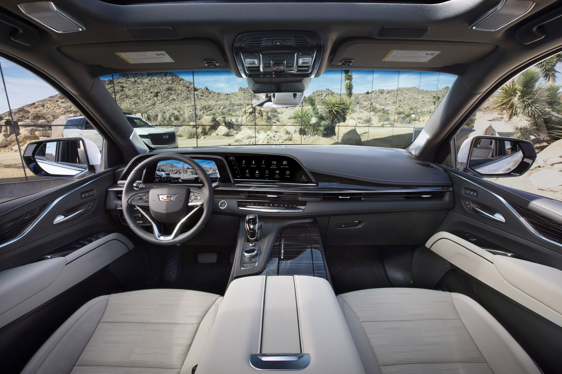 The 2021 Escalade Showcases The First Curved Oled In The Industr