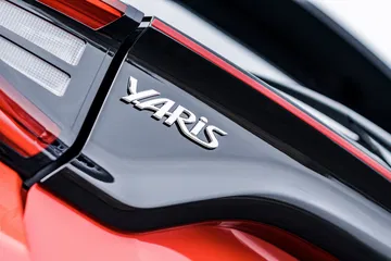 Toyota Yaris 2020 Hibrido Rojo Detalles 15