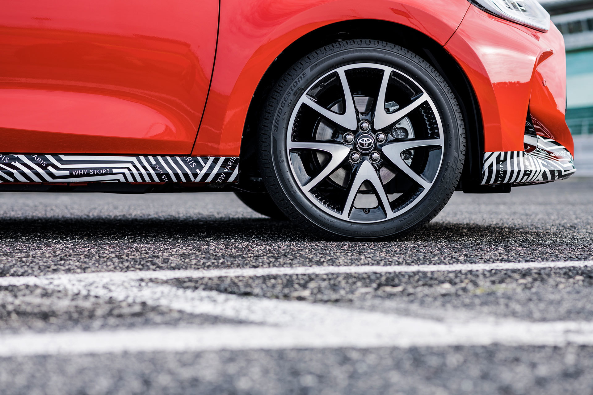 Toyota Yaris 2020 Hibrido Rojo Detalles 20