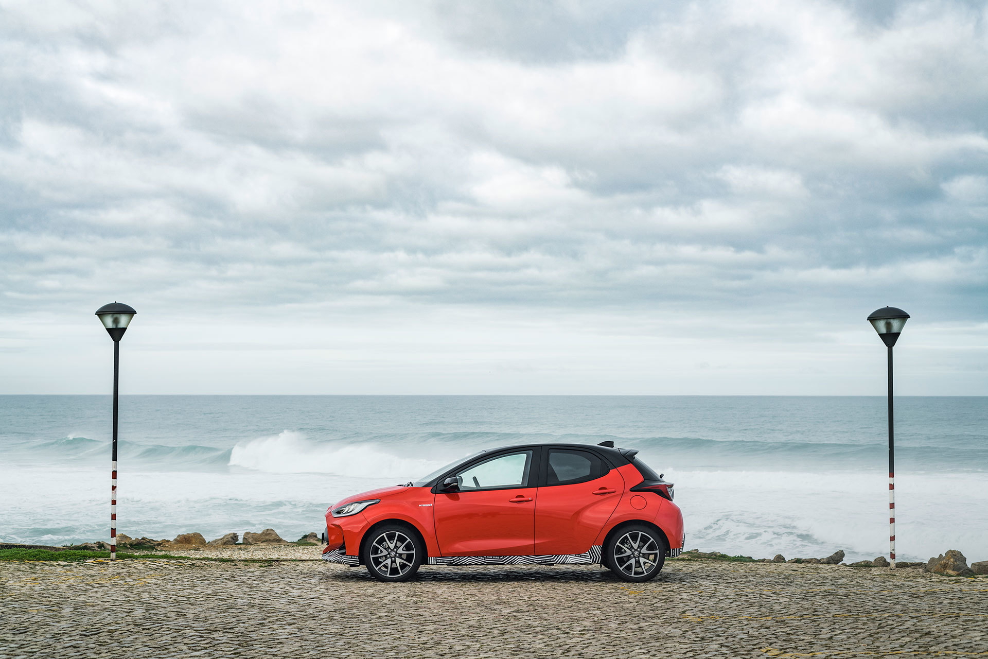 Toyota Yaris Hibrido 2020 Rojo Exterior 102