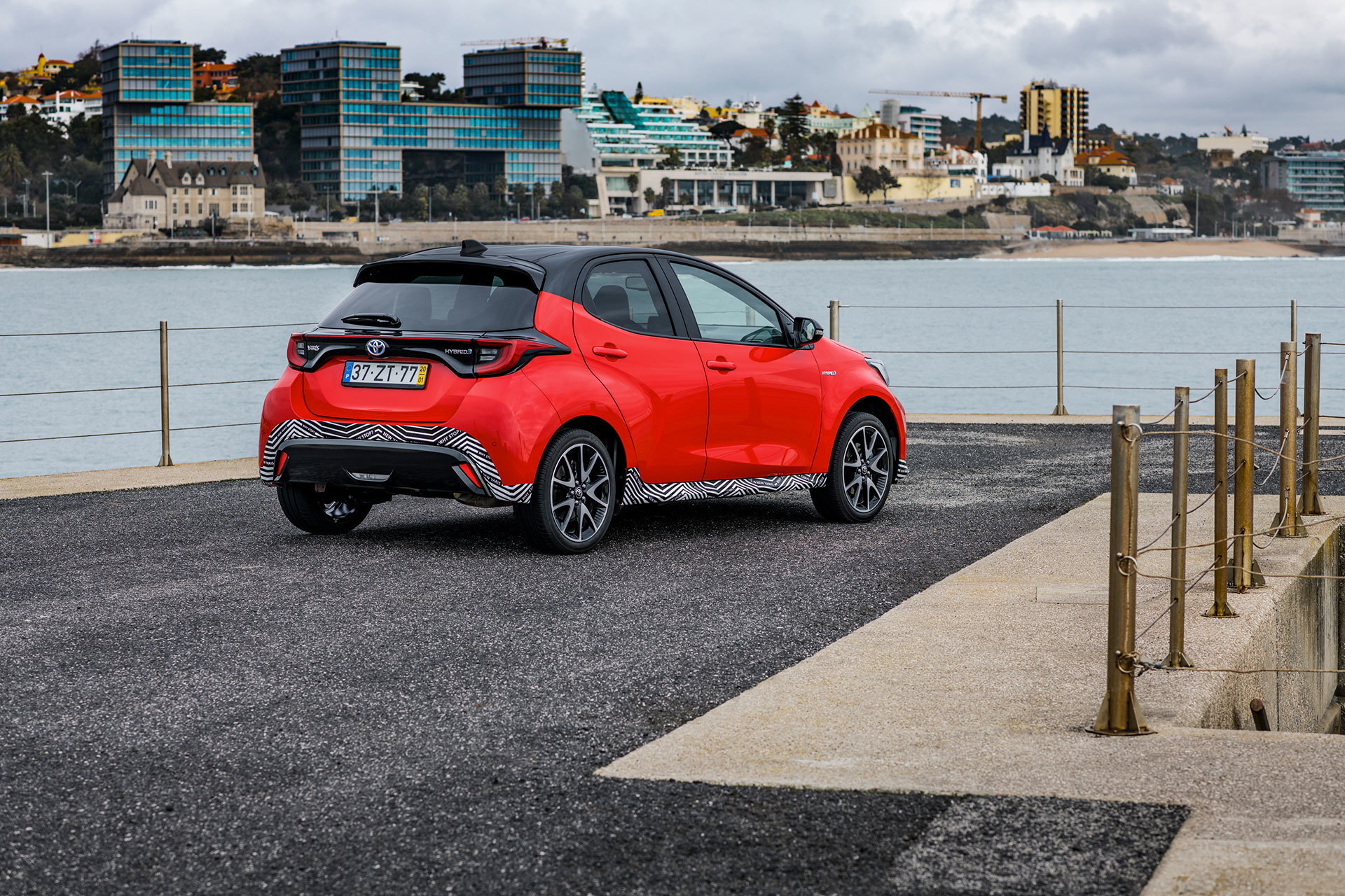 Toyota Yaris Hibrido 2020 Rojo Exterior 103