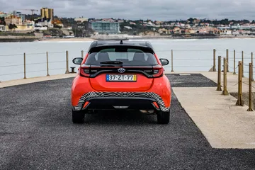 Toyota Yaris Hibrido 2020 Rojo Exterior 104