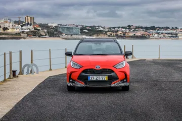 Toyota Yaris Hibrido 2020 Rojo Exterior 105