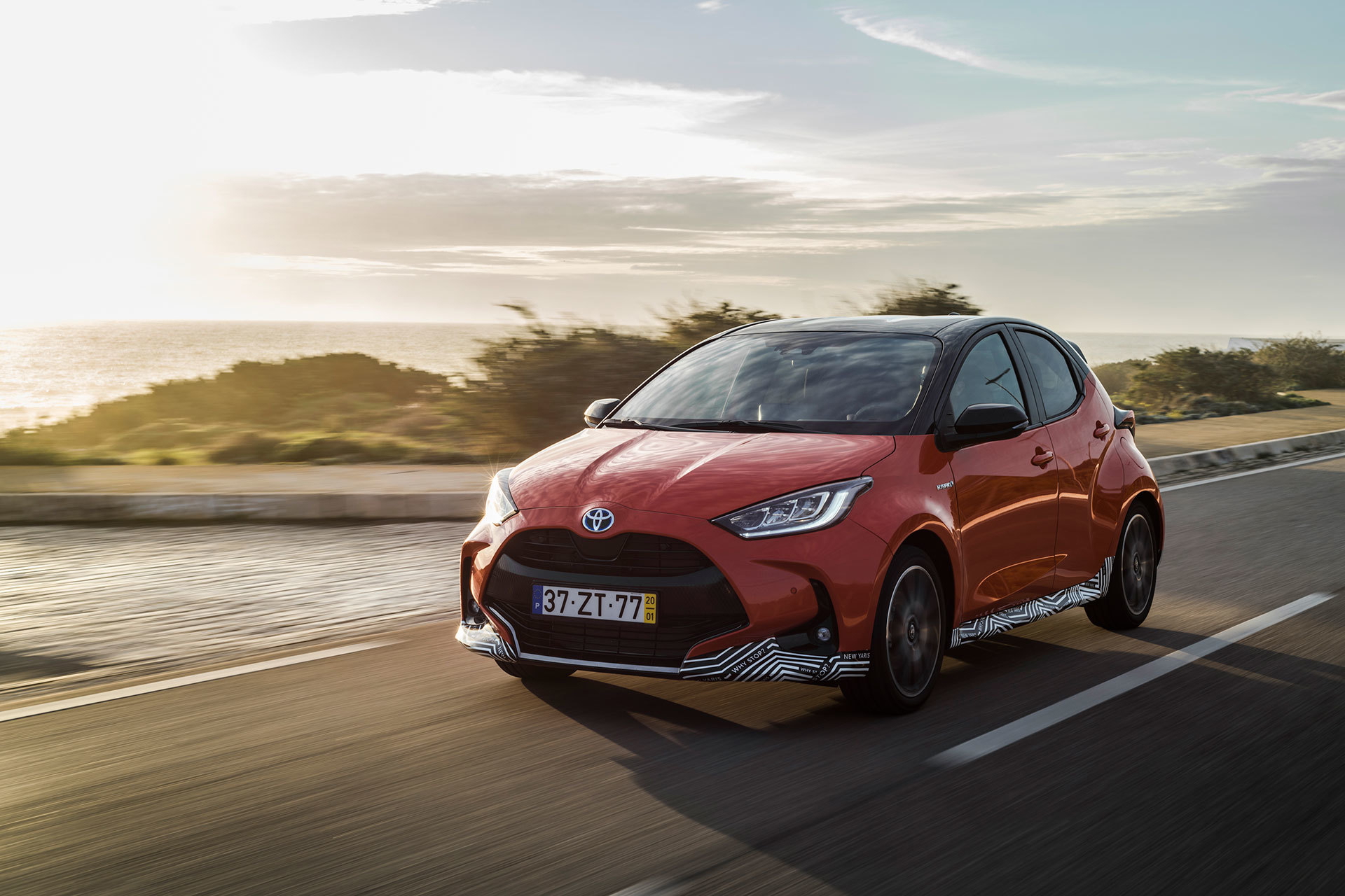 Toyota Yaris Hibrido 2020 Rojo Exterior 31