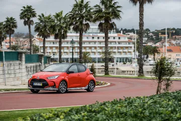 Toyota Yaris Hibrido 2020 Rojo Exterior 39