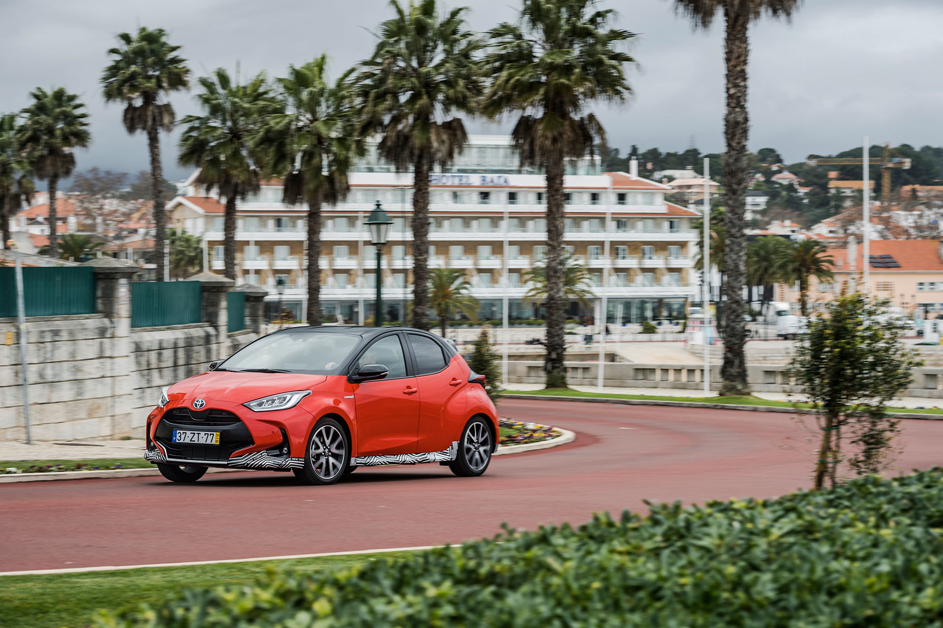Toyota Yaris Hibrido 2020 Rojo Exterior 39
