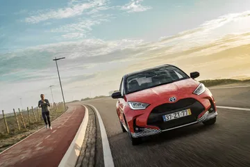 Toyota Yaris Hibrido 2020 Rojo Exterior 51