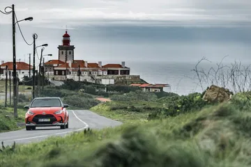 Toyota Yaris Hibrido 2020 Rojo Exterior 55