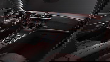 Detallada visión del volante y consola central del DS 9.