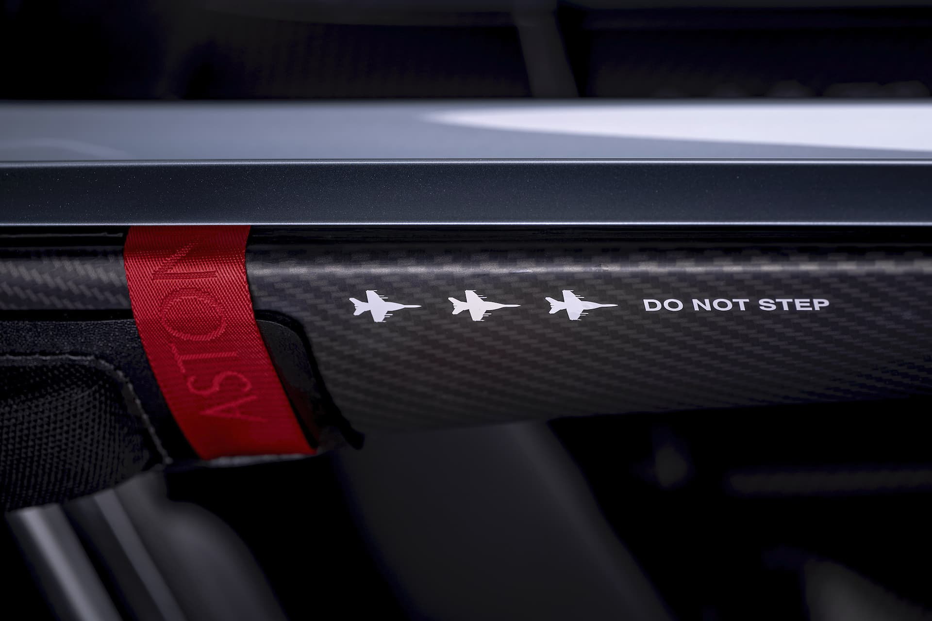 Aston Martin V12 Speedster 10