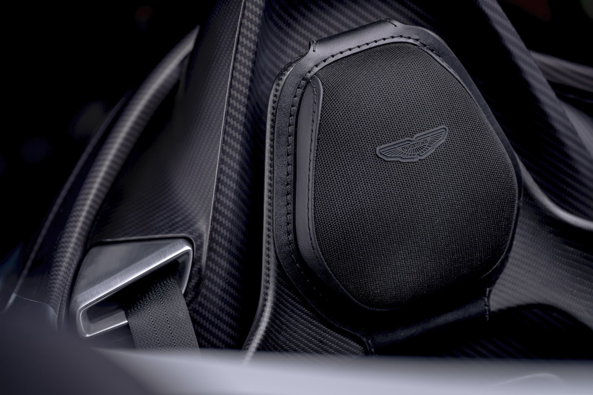 Aston Martin V12 Speedster 11