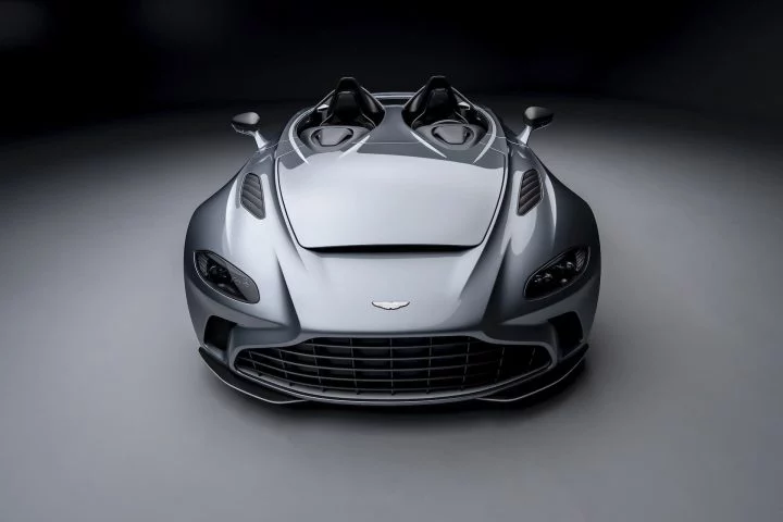 Aston Martin V12 Speedster 2