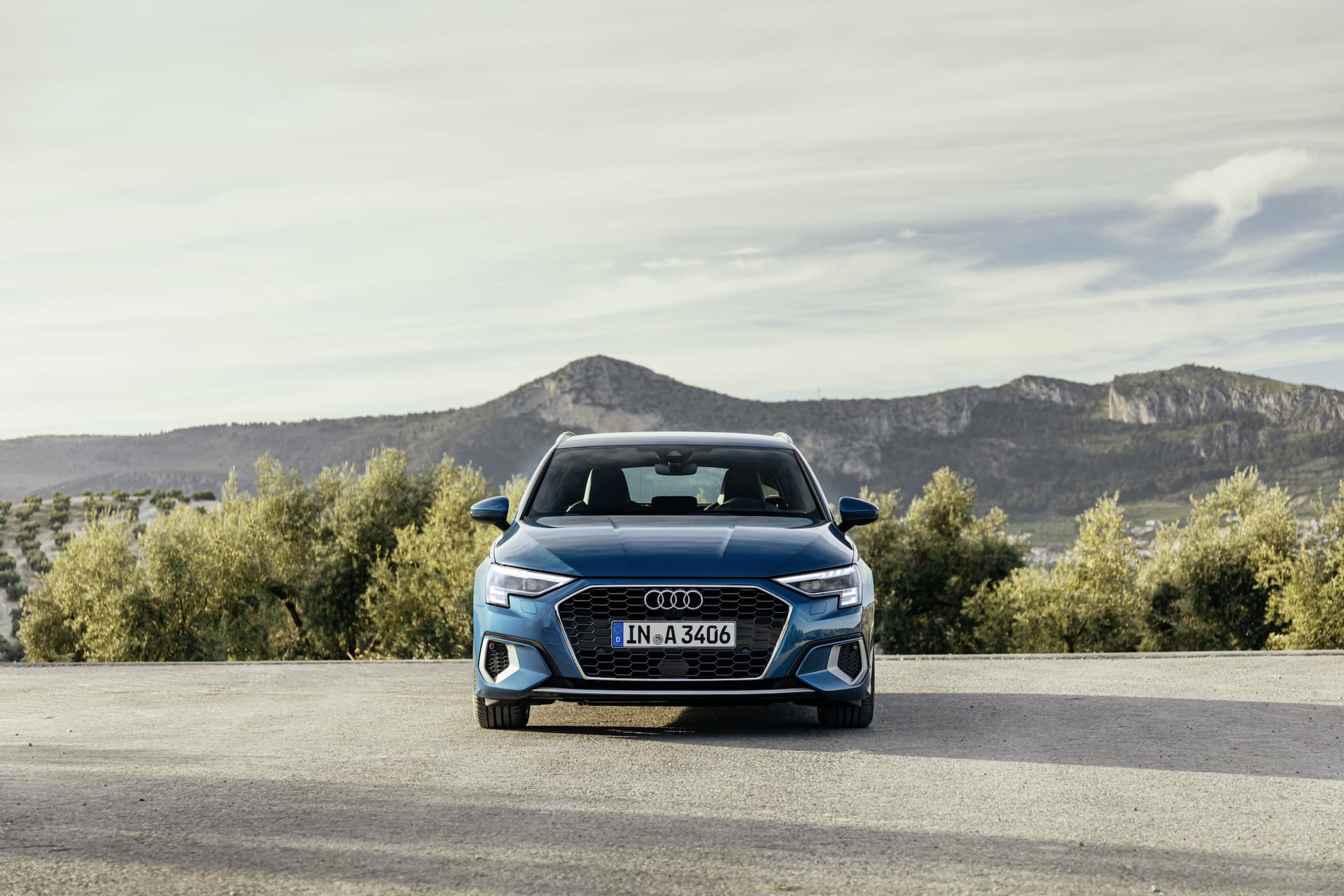 Escape deportivo del Audi A3 Sportback destacando su diseño y estilo.