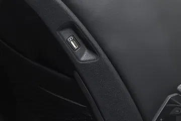 Botón de control de ventanas en puerta del Kia Sorento