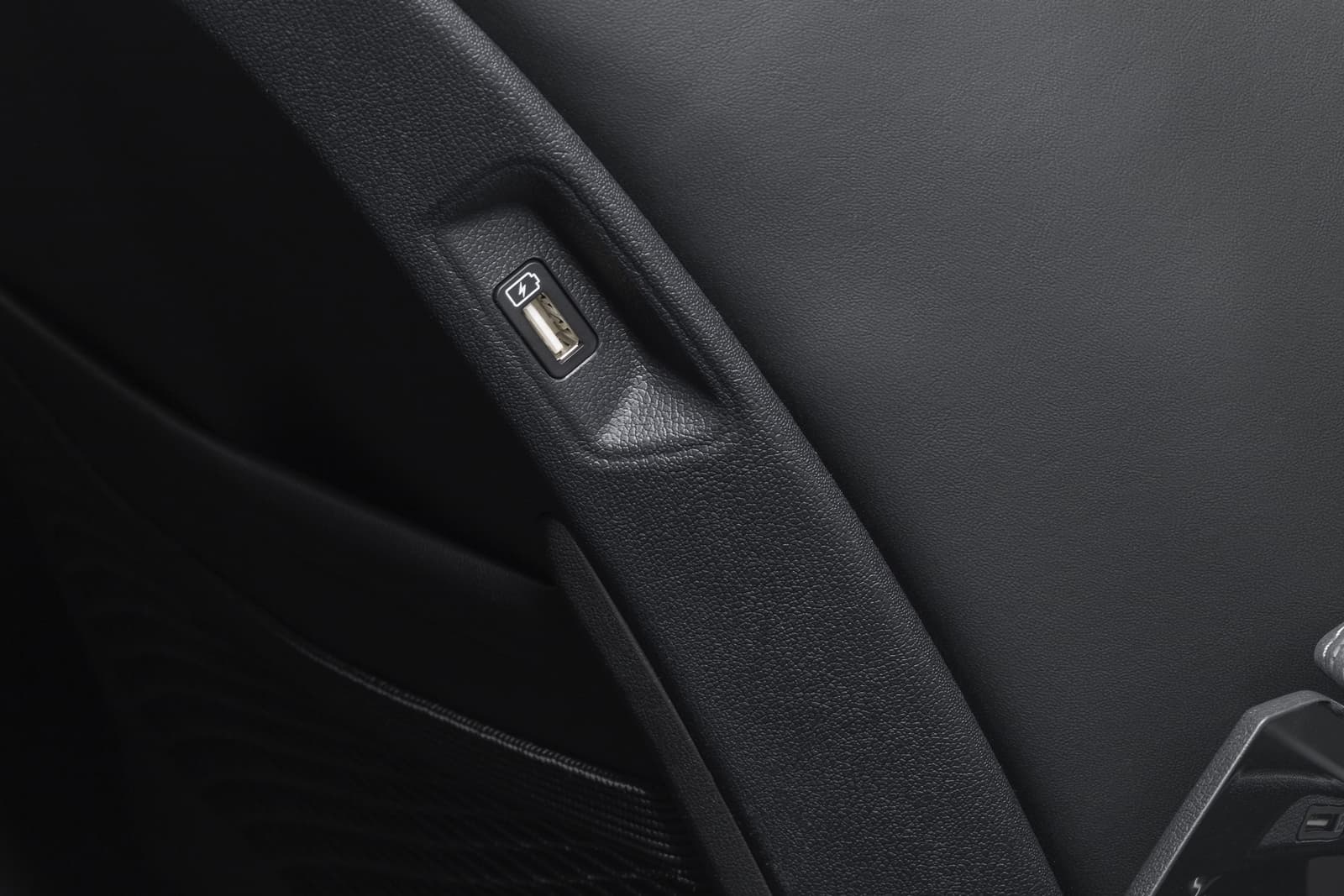 Botón de control de ventanas en puerta del Kia Sorento