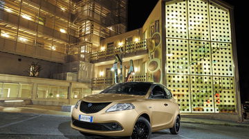 Lancia Ypsilon Hibrido Dm 6
