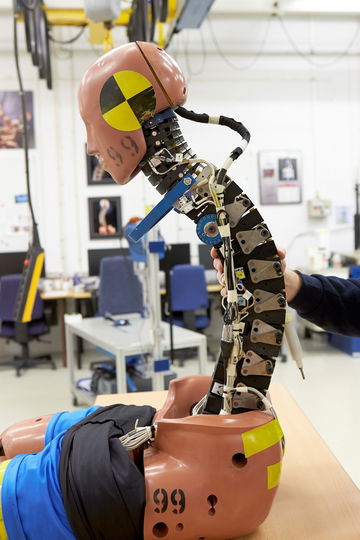 Maniqui Volvo Crash Test Dummies 03