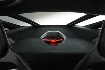 Mclaren 765lt 012