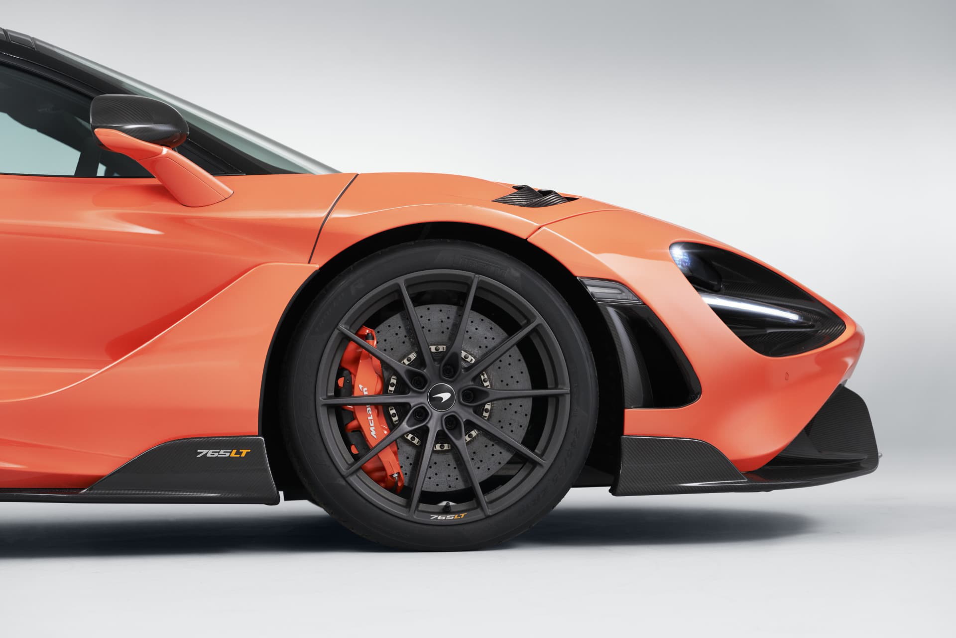 Mclaren 765lt 09