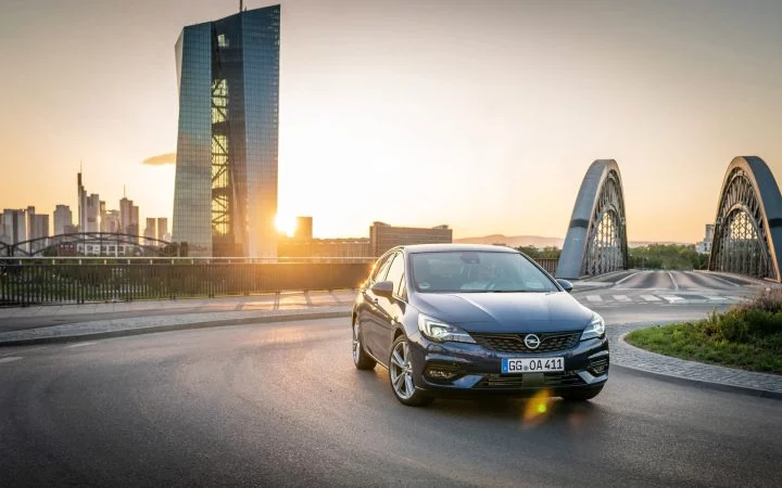 Opel Astra Faselift 2019 Vor Skyline Ffm