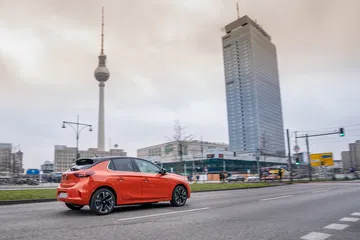 Opel Corsa E 2020 Naranja Prueba 03