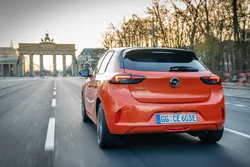 Opel Corsa E 2020 Naranja Prueba 07