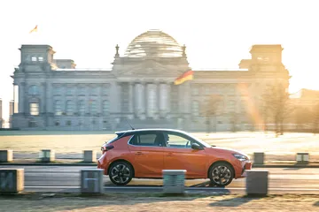 Opel Corsa E 2020 Naranja Prueba 09