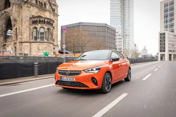 Opel Corsa E 2020 Naranja Prueba 29
