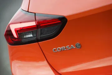 Opel Corsa E 2020 Naranja Prueba 36