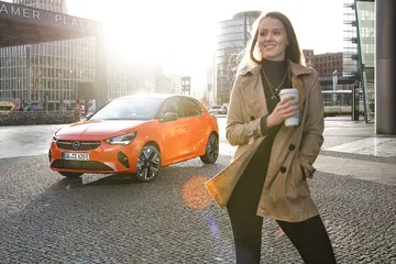 Opel Corsa E 2020 Naranja Prueba 52
