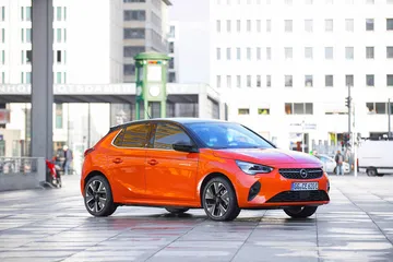 Opel Corsa E 2020 Naranja Prueba 54
